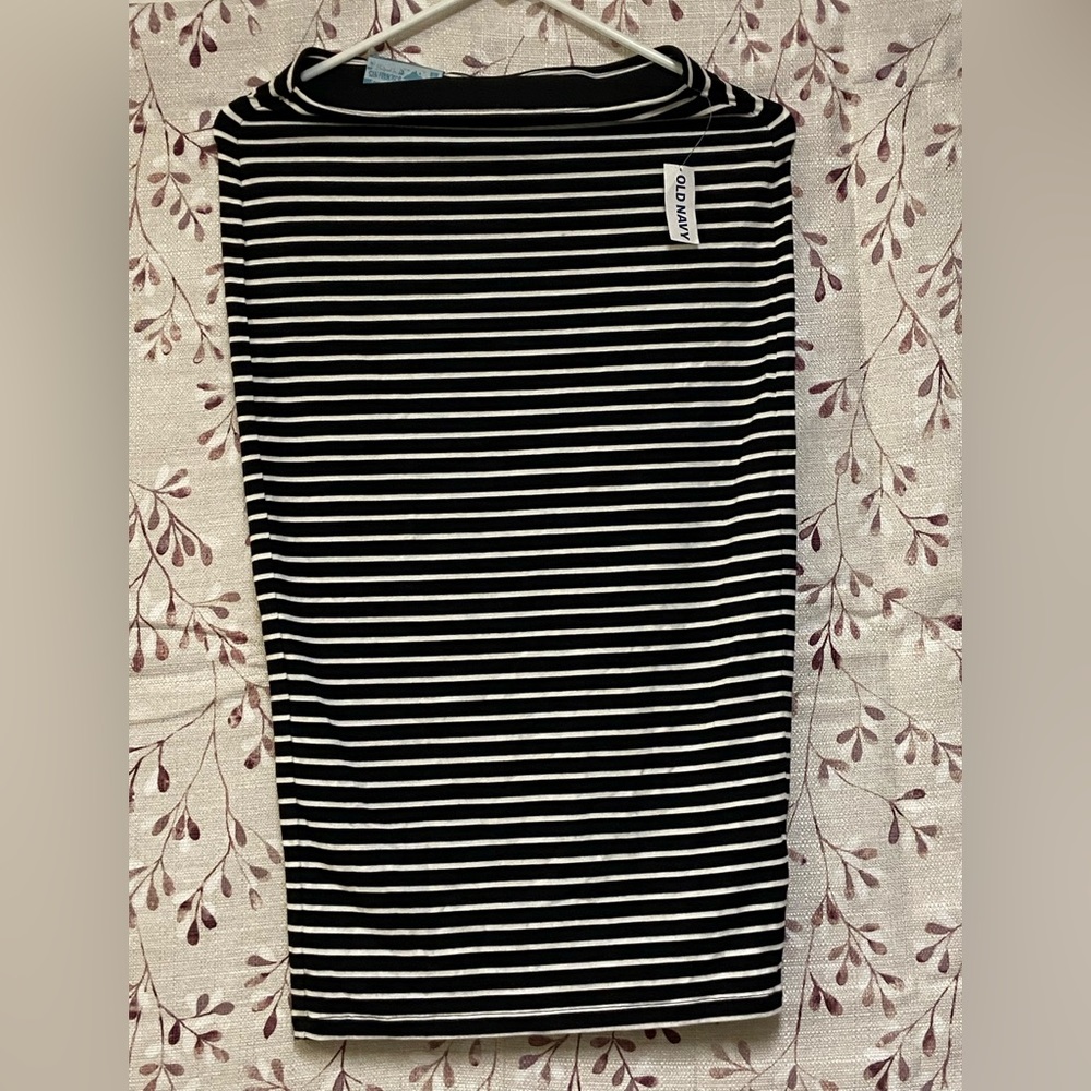Old Navy - Women’s Pencil Skirt (NWT) - Picture 3 of 7